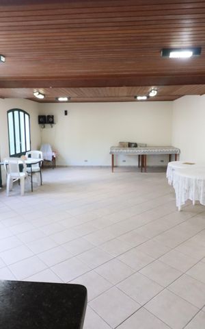 Casa de condomínio à venda com 380m², 6 quartos e 6 vagasChurrasqueira