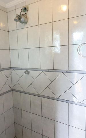 Casa de condomínio à venda com 380m², 6 quartos e 6 vagasBanheiro da piscina