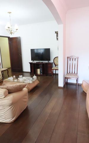 Casa de condomínio à venda com 380m², 6 quartos e 6 vagasSala
