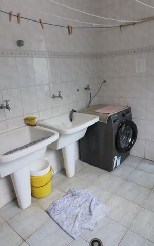 Casa de condomínio à venda com 380m², 6 quartos e 6 vagasÁrea de Serviço