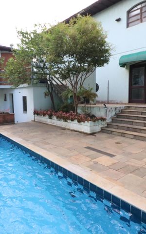 Casa de condomínio à venda com 380m², 6 quartos e 6 vagasPiscina