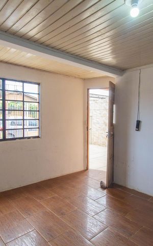 Casa à venda com 80m², 3 quartos e 2 vagas Casa à venda com 80m², 3 quartos e 2 vagasSala