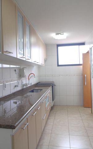Apartamento à venda com 60m², 2 quartos e 2 vagasCozinha