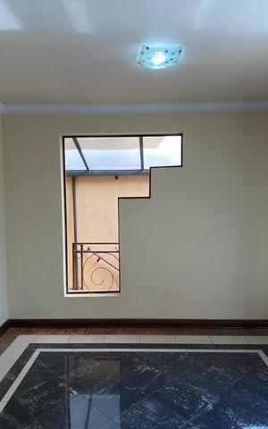 Casa à venda com 317m², 4 quartos e 3 vagasCasa 1 - Sala