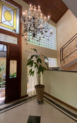 Casa à venda com 317m², 4 quartos e 3 vagasCasa 1 - Sala