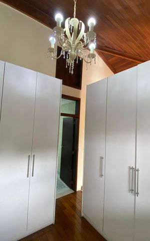 Casa à venda com 317m², 4 quartos e 3 vagasCasa 1 - Closet da Suíte 1