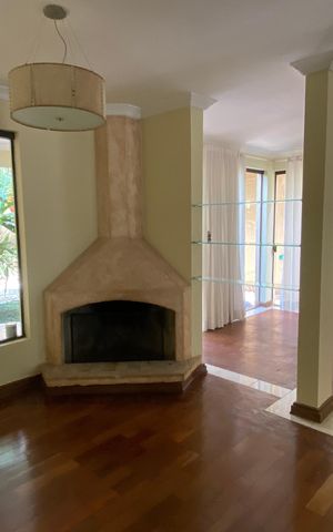 Casa à venda com 317m², 4 quartos e 3 vagasCasa 1 - Sala