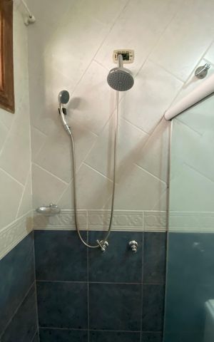 Casa à venda com 317m², 4 quartos e 3 vagasCasa 1 - Banheiro