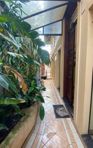 Casa à venda com 317m², 4 quartos e 3 vagasCasa 1 - Quintal