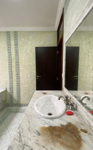Casa à venda com 317m², 4 quartos e 3 vagasCasa 1 - Banheiro da Suíte 1
