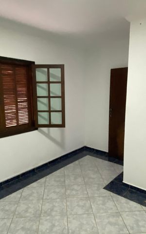 Casa à venda com 317m², 4 quartos e 3 vagasCasa 2 - Quarto 2