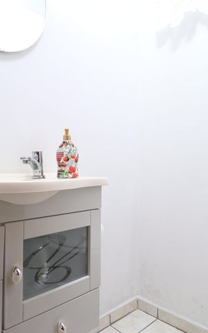 Casa para alugar com 230m², 4 quartos e 1 vagaLavabo