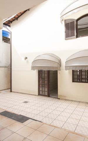 Casa para alugar com 440m², 7 quartos e 4 vagas Casa para alugar com 440m², 7 quartos e 4 vagasQuintal