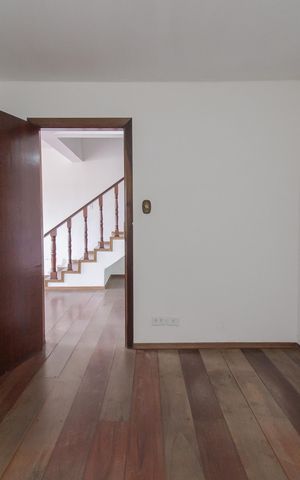 Casa para alugar com 440m², 7 quartos e 4 vagas Casa para alugar com 440m², 7 quartos e 4 vagasQuarto 4