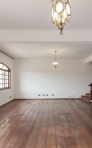 Casa para alugar com 440m², 7 quartos e 4 vagas Casa para alugar com 440m², 7 quartos e 4 vagasSala