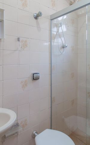 Casa para alugar com 440m², 7 quartos e 4 vagas Casa para alugar com 440m², 7 quartos e 4 vagasBanheiro edícula