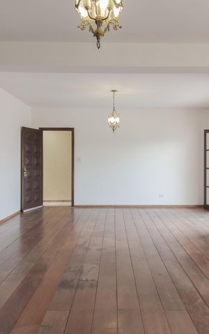 Casa para alugar com 440m², 7 quartos e 4 vagas Casa para alugar com 440m², 7 quartos e 4 vagasSala