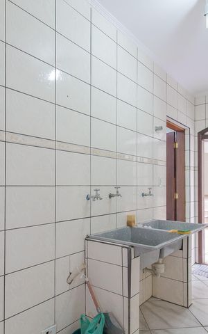 Casa para alugar com 440m², 7 quartos e 4 vagas Casa para alugar com 440m², 7 quartos e 4 vagasÁrea de Serviço
