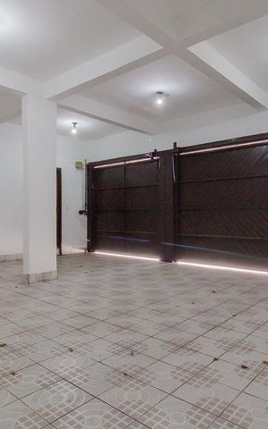 Casa para alugar com 440m², 6 quartos e 7 vagas
