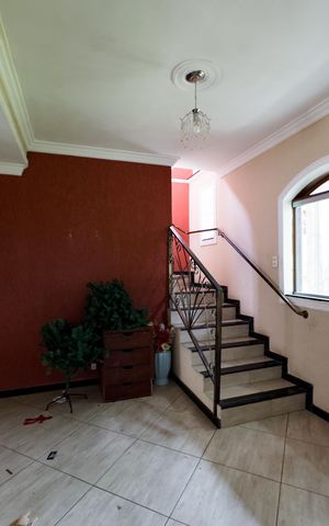 Casa à venda com 200m², 4 quartos e 4 vagasSala