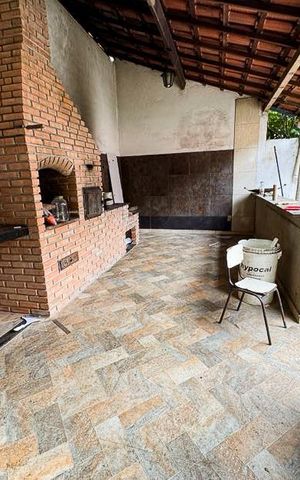 Casa à venda com 200m², 4 quartos e 4 vagasChurrasqueira