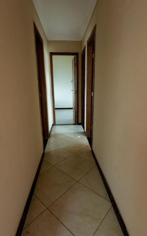 Casa à venda com 200m², 4 quartos e 4 vagasCorredor