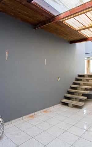 Casa à venda com 301m², 3 quartos e 3 vagas Casa à venda com 301m², 3 quartos e 3 vagasPrimeiro andar