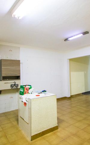 Casa à venda com 301m², 3 quartos e 3 vagas Casa à venda com 301m², 3 quartos e 3 vagasCopa/Cozinha