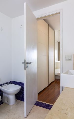 Apartamento à venda com 215m², 3 quartos e 4 vagas Apartamento à venda com 215m², 3 quartos e 4 vagasBanheiro 1 da Suíte 3