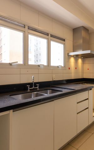 Apartamento à venda com 215m², 3 quartos e 4 vagas Apartamento à venda com 215m², 3 quartos e 4 vagasCozinha