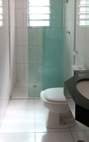 Casa para alugar com 65m², 2 quartos e 1 vaga Casa para alugar com 65m², 2 quartos e 1 vagaBanheiro