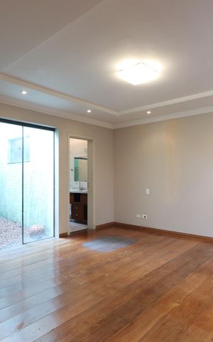 Casa à venda com 200m², 3 quartos e 3 vagasSuíte Master