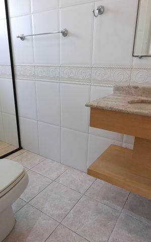 Casa à venda com 200m², 3 quartos e 3 vagasBanheiro da Suíte 3