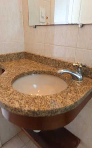 Casa à venda com 200m², 3 quartos e 3 vagasBanheiro de serviço