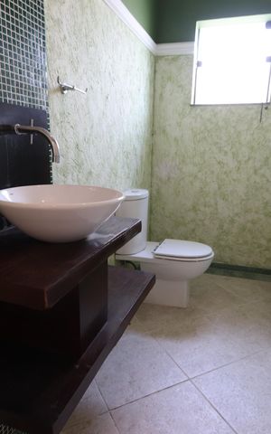 Casa à venda com 200m², 3 quartos e 3 vagasLavabo
