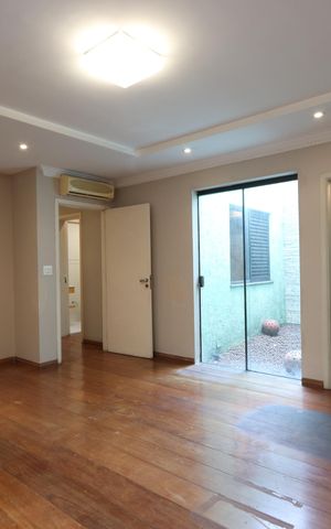 Casa à venda com 200m², 3 quartos e 3 vagasSuíte Master