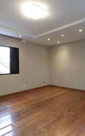Casa à venda com 200m², 3 quartos e 3 vagasSuíte Master
