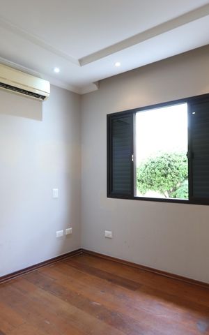Casa à venda com 200m², 3 quartos e 3 vagasSuíte 3
