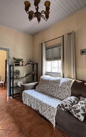 Casa à venda com 158m², 3 quartos e 1 vaga Casa à venda com 158m², 3 quartos e 1 vagaSala