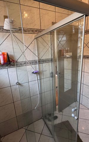 Casa à venda com 158m², 3 quartos e 1 vaga Casa à venda com 158m², 3 quartos e 1 vagaBanheiro da Suíte