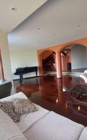 Casa à venda com 540m², 4 quartos e 4 vagas