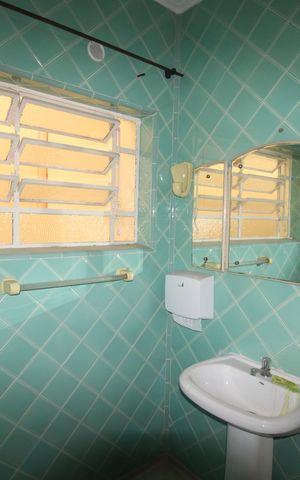 Casa para alugar com 315m², 3 quartos e 5 vagasBanheiro 1