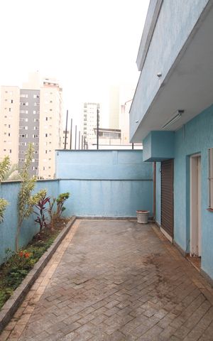 Casa para alugar com 315m², 3 quartos e 5 vagasQuintal