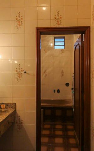 Casa à venda com 912m², 4 quartos e 10 vagas Casa à venda com 912m², 4 quartos e 10 vagasLavabo
