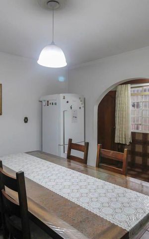 Casa à venda com 912m², 4 quartos e 10 vagas Casa à venda com 912m², 4 quartos e 10 vagasSala de Jantar