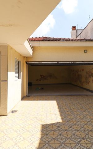 Casa à venda com 248m², 3 quartos e 7 vagas Casa à venda com 248m², 3 quartos e 7 vagasÁrea de serviço