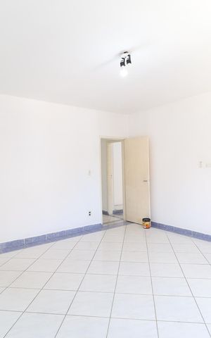 Casa à venda com 248m², 3 quartos e 7 vagas Casa à venda com 248m², 3 quartos e 7 vagasQuarto 2
