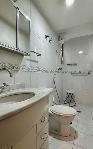 Apartamento à venda com 128m², 3 quartos e 1 vaga Apartamento à venda com 128m², 3 quartos e 1 vagaBanheiro Social