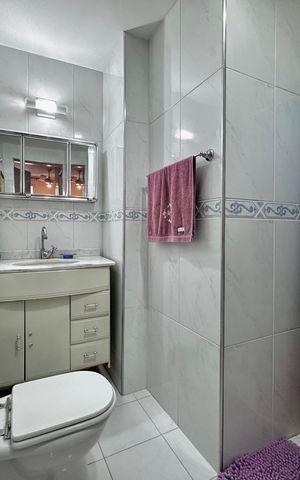 Apartamento à venda com 128m², 3 quartos e 1 vaga Apartamento à venda com 128m², 3 quartos e 1 vagaBanheiro Suíte