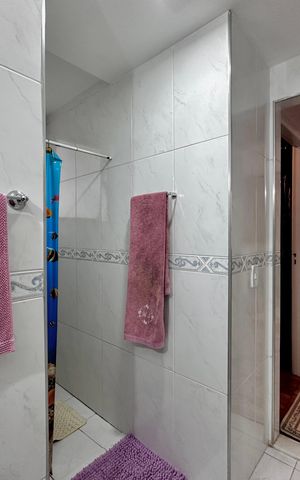 Apartamento à venda com 128m², 3 quartos e 1 vaga Apartamento à venda com 128m², 3 quartos e 1 vagaBanheiro Suíte